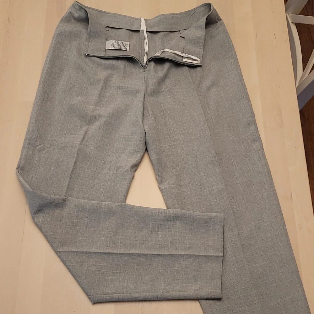 Vintage 1980s Scarlet Pleated Grey Pantsuit with Slit and Button Details - Picture 6 of 16